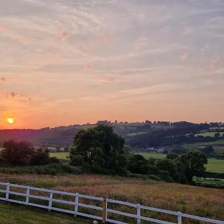 Cable Island 3* Conna