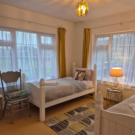 فندق مبيت وإفطار Cable Island 3*